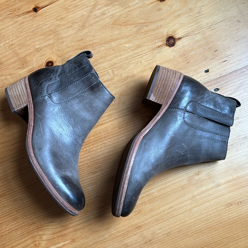 Kork chelsea booties